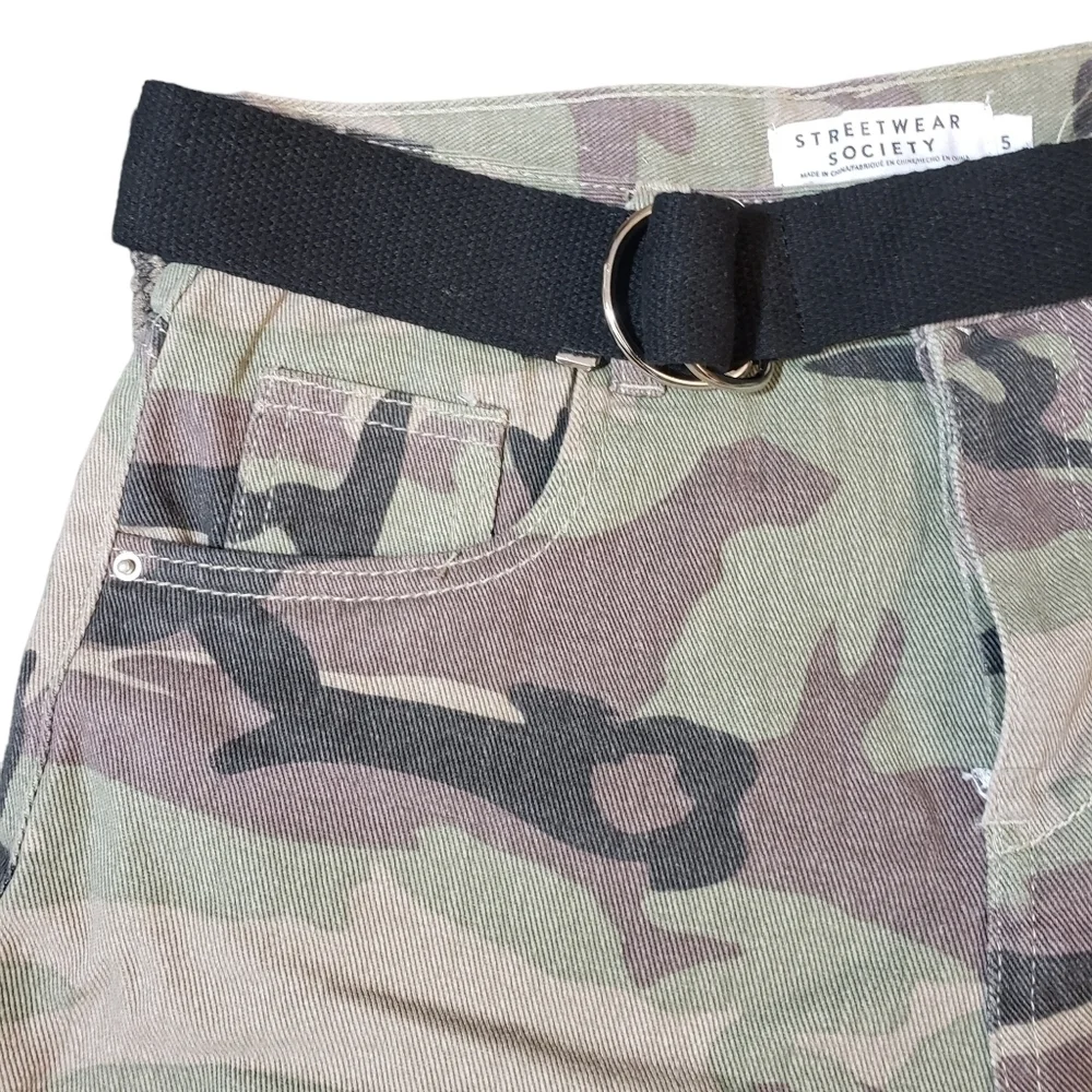 STREETWEAR Society Camo Cutoff Jean Shorts - Picture 4 of 8